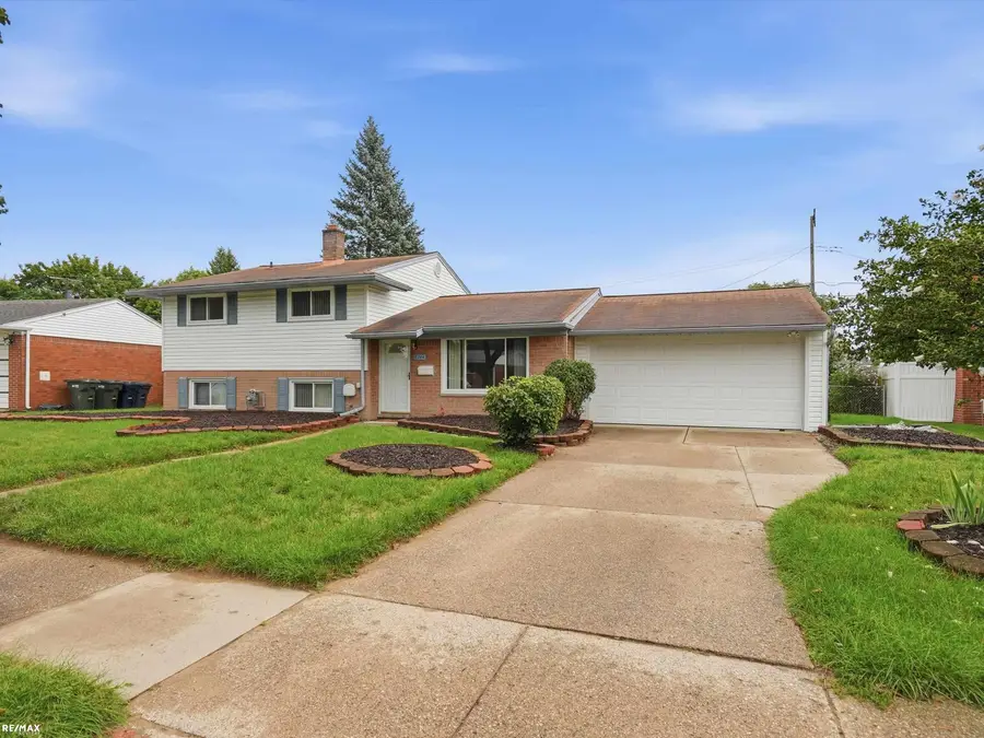 8744 Leslie, Sterling Heights, MI 48314 - #2