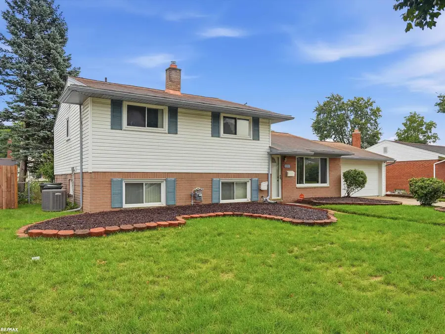 8744 Leslie, Sterling Heights, MI 48314 - #3