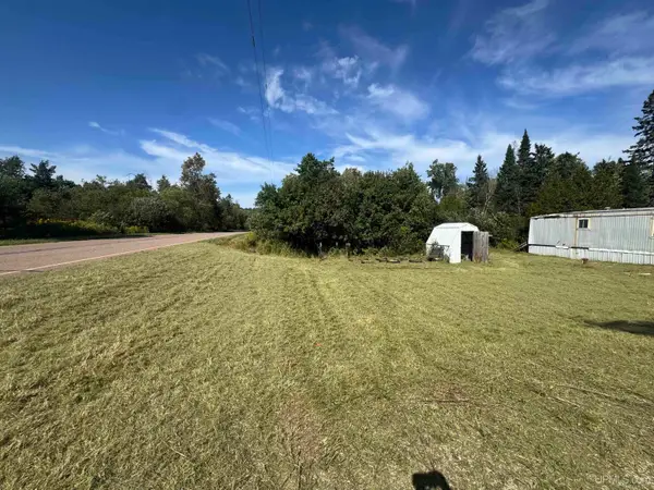 N5892 Sundell, Eben Junction, MI 49816