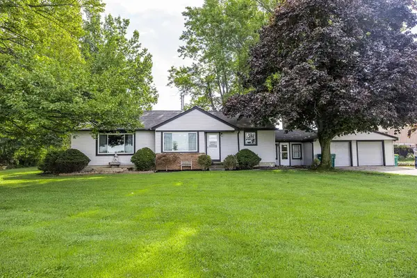 64690 Gratiot Ave, Lenox, MI 48050