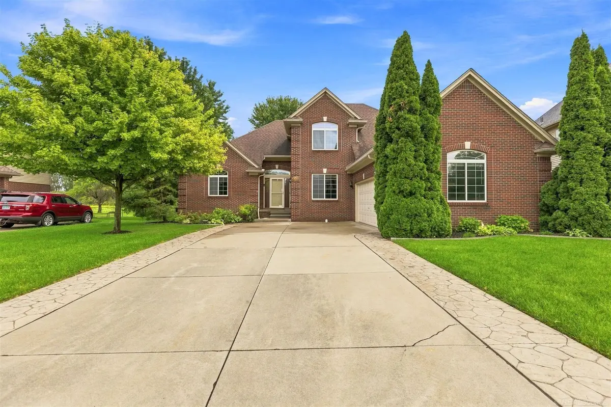 28754 Coleridge, Harrison Township, MI 48045 - #1
