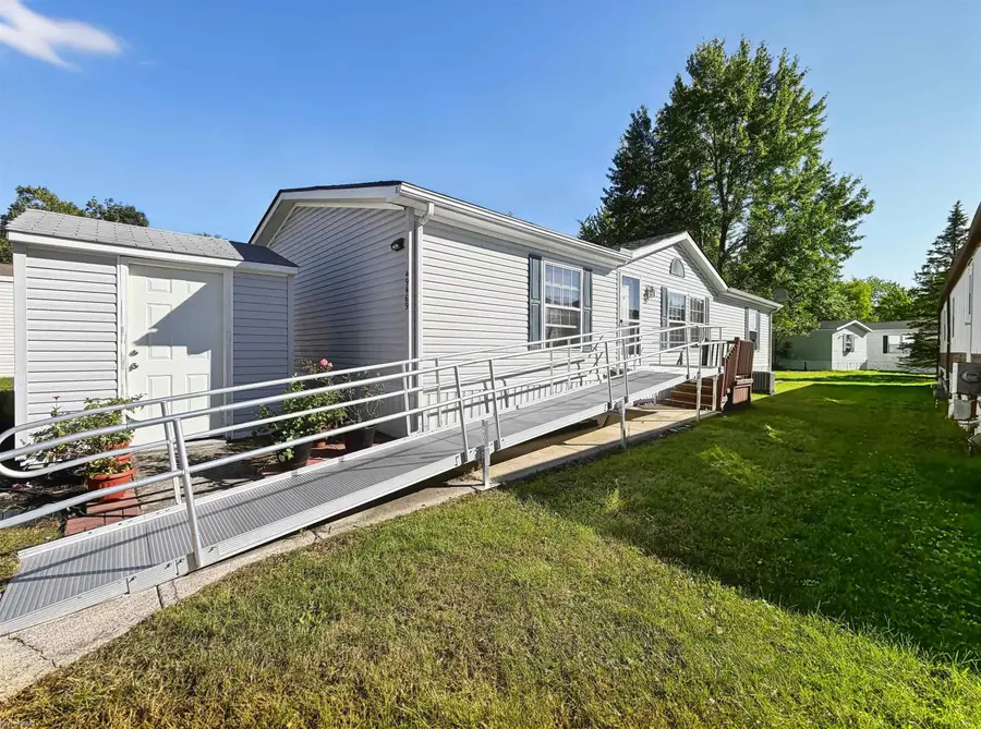 49469 Au Lac, Chesterfield, MI 48051 - #2