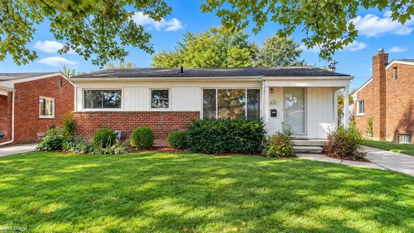 30107 Rosebriar, Saint Clair Shores, MI 48082