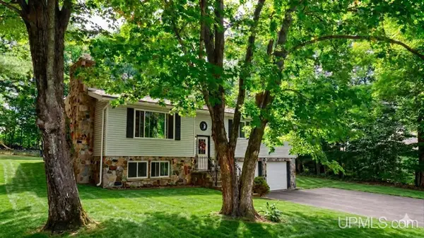 1405 Sugar Maple, Houghton, MI 49931