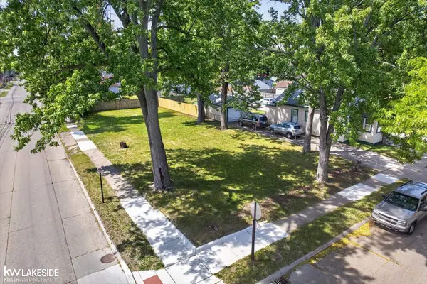 1336 E Meyers, Hazel Park, MI 48030
