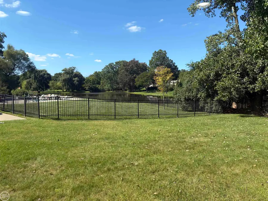 1728 Hiview, Bloomfield Hills, MI 48302 - #2