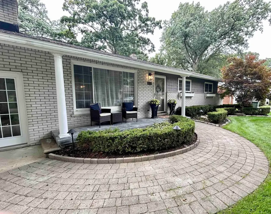6103 Thorneycroft, Shelby, MI 48316 - #2