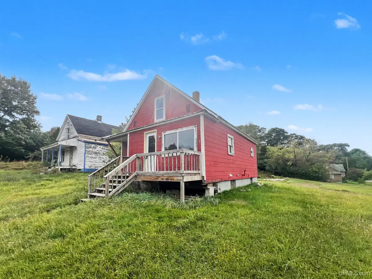 512 S 4th, Crystal Falls, MI 49920 - #1