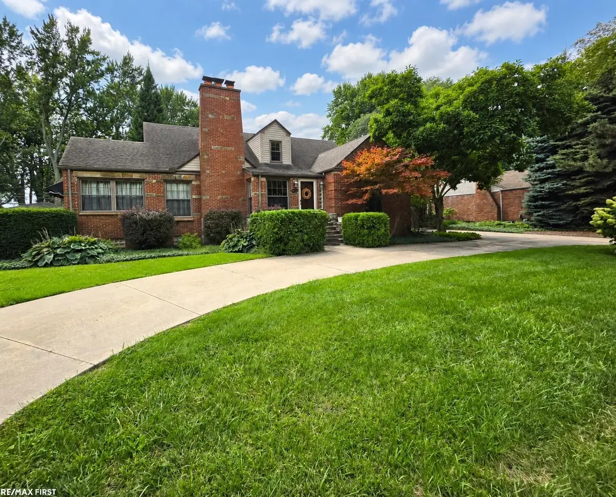 543 Vernier, Grosse Pointe Woods, MI 48236 - #1