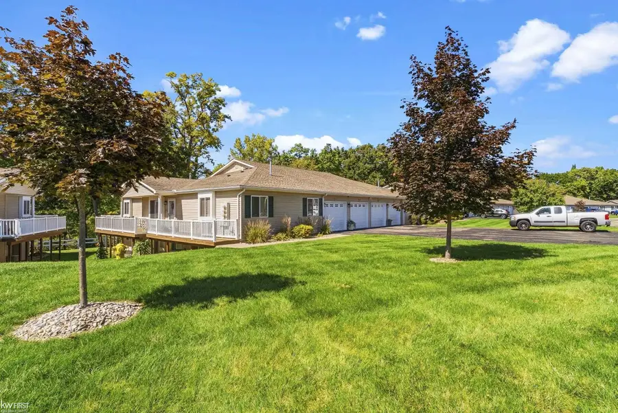 9472 Timber Ridge, Grand Blanc, MI 48439 - #3