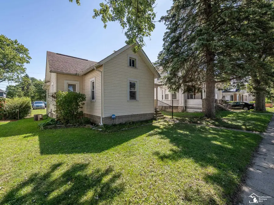 452 Sackett, Monroe, MI 48162 - #3