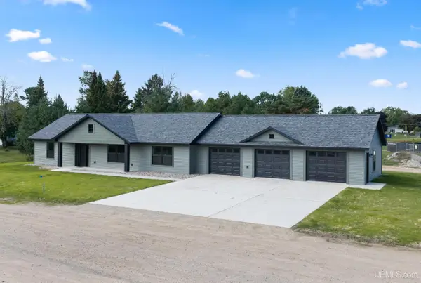 2100 S 18th, Escanaba, MI 49829