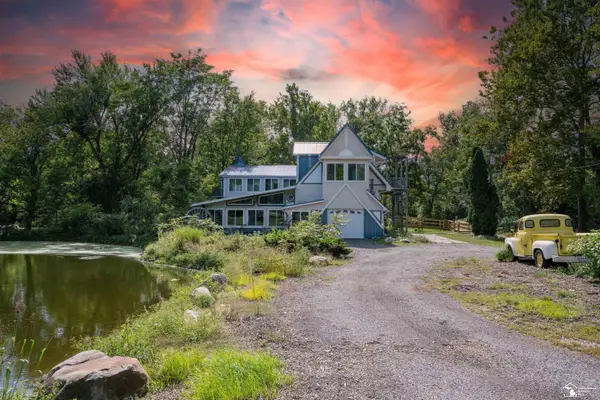 7977 N Custer, Monroe, MI 48162