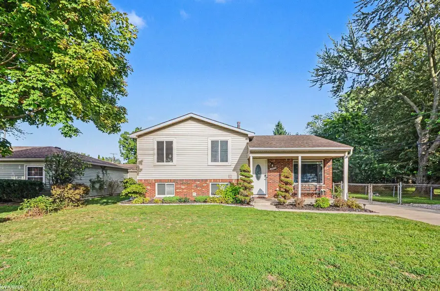 39436 Shoreline, Harrison Township, MI 48045 - #2