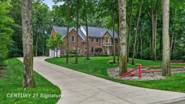 2384 E Cardinal, Midland, MI 48642