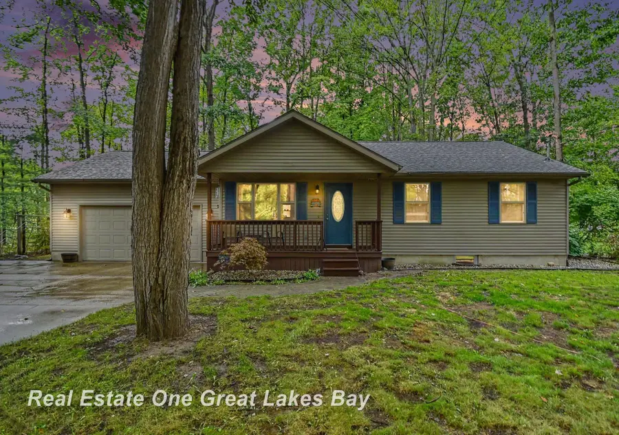 2567 N Starlite, Sanford, MI 48657 - #3