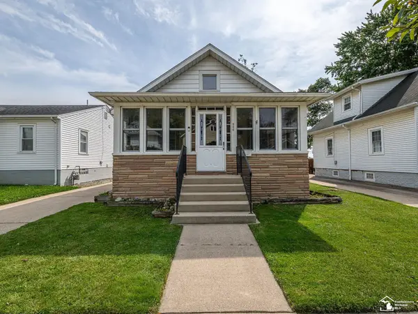 906 Michigan, Monroe, MI 48162