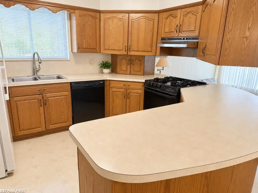 33628 Chatsworth, Sterling Heights, MI 48312 - #3