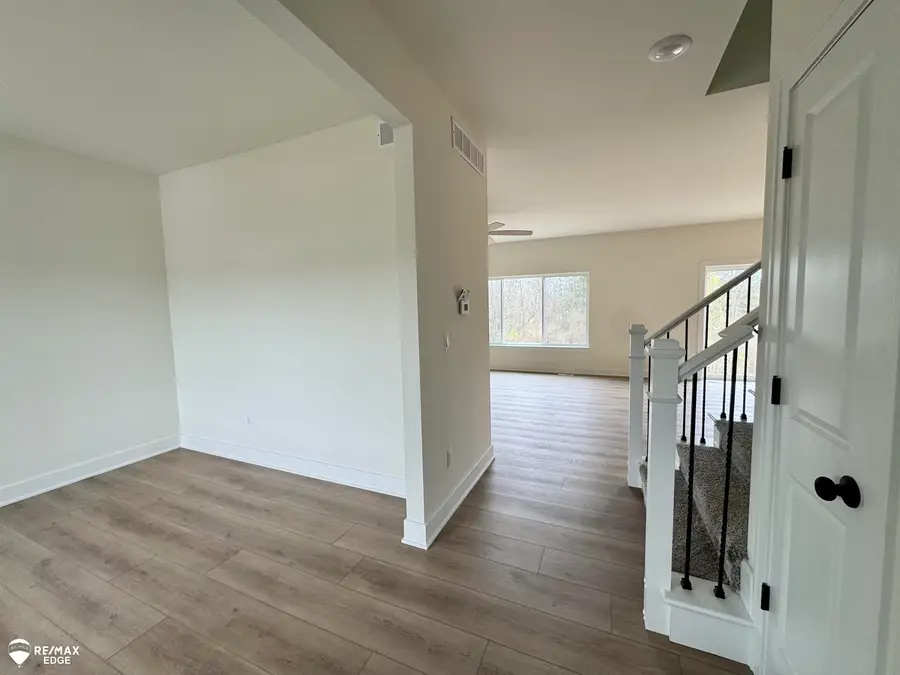 8311 Peninsula, Grand Blanc, MI 48439 - #3
