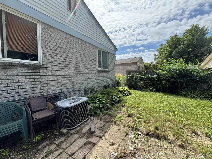 34373 Virgil, Harrison Township, MI 48045 - #2