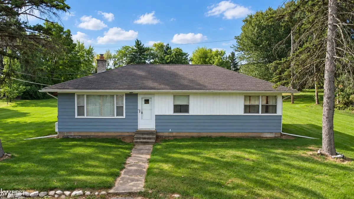 810 E Silverbell, Lake Orion, MI 48360 - #1