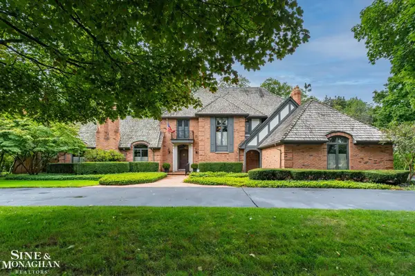 121 Vendome, Grosse Pointe Farms, MI 48236