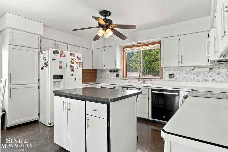 9325 Dixie Hwy, Fair Haven, MI 48023 - #3