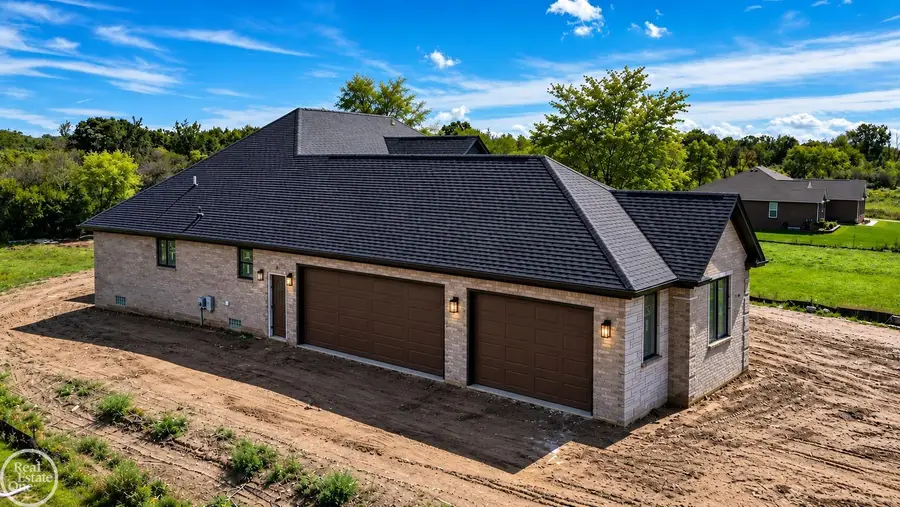 54760 Washington, Chesterfield, MI 48047 - #3
