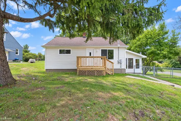 1126 S Shiawassee, Owosso, MI 48867