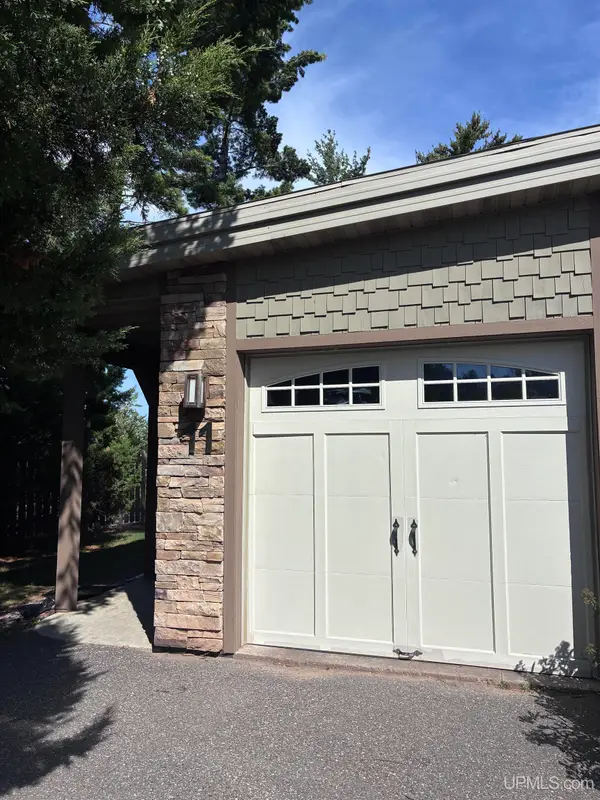 351 W Main St, Marquette, MI 49855