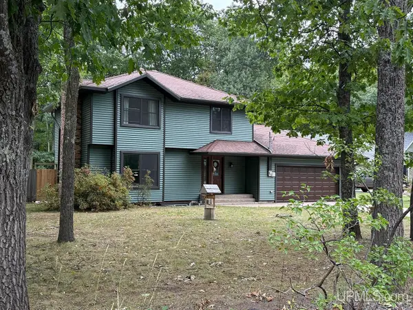 51 Stonegate, Marquette, MI 49855