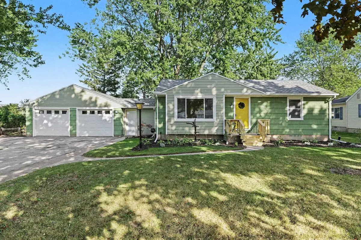 838 S Powell, Essexville, MI 48732 - #1