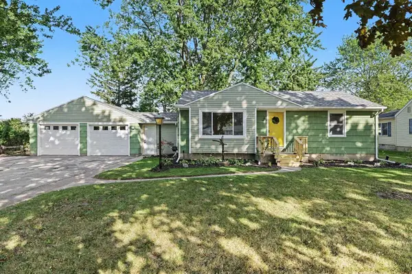838 S Powell, Essexville, MI 48732