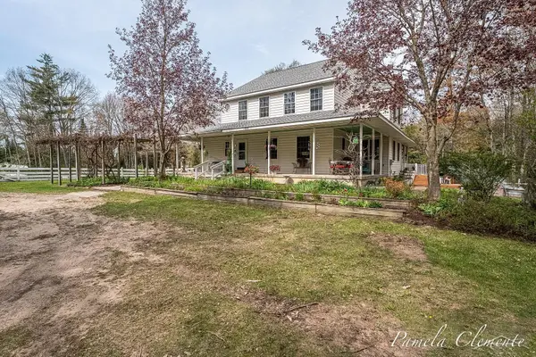 1519 N Roscommon, Roscommon, MI 48653