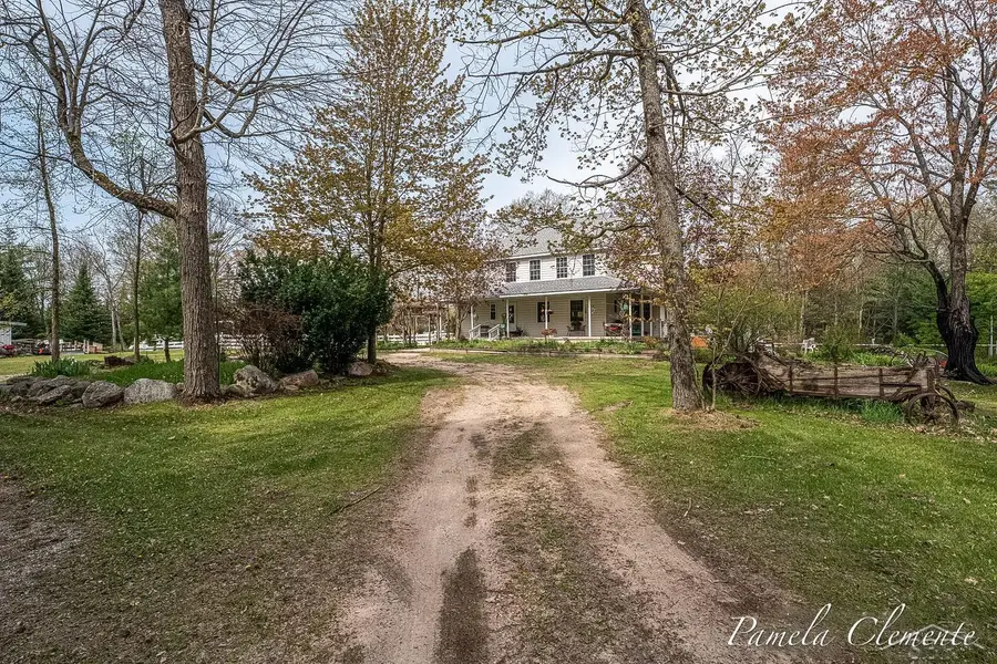 1519 N Roscommon, Roscommon, MI 48653 - #3