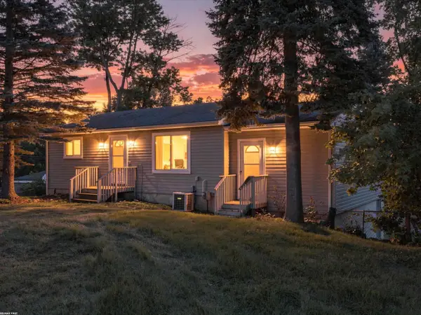 1278 Oregon, Waterford, MI 48327
