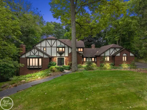 523 Ridgewood, Rochester, MI 48306