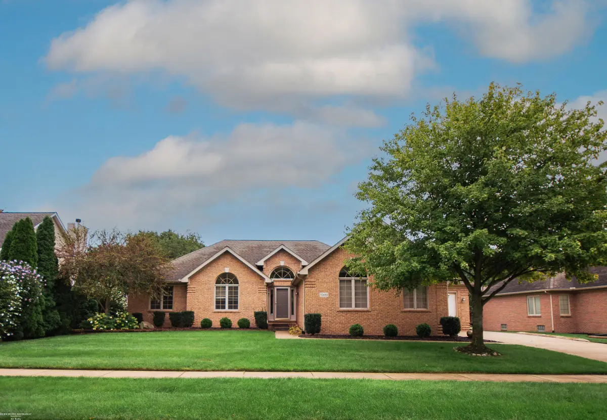 52688 Clinton Oak, Shelby, MI 48316 - #1