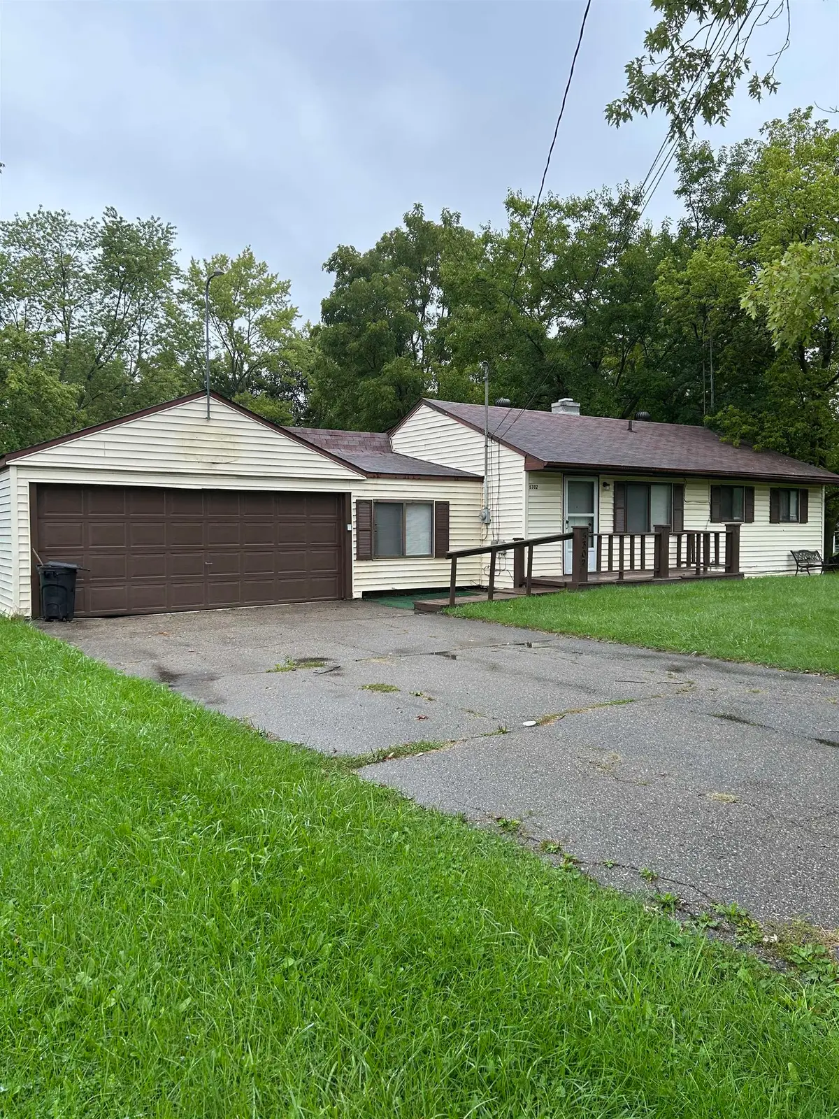 5302 Brobeck, Flint, MI 48532 - #1