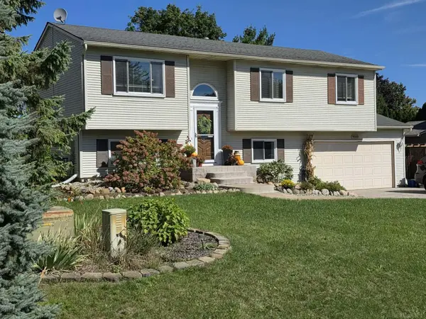 9060 Wildwood Lake, Whitmore Lake, MI 48189