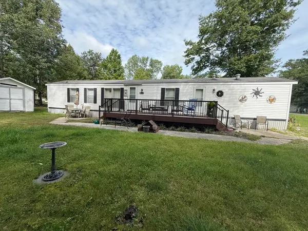 1859 Pratt Lake, Gladwin, MI 48624