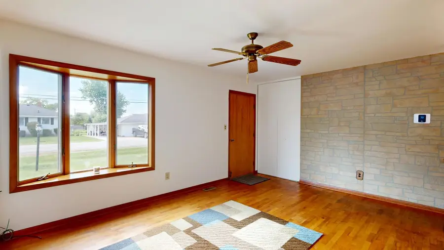 2293 Michigan Ave, Bay City, MI 48708 - #3