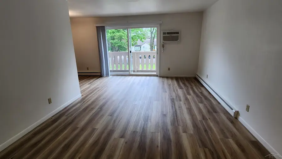 240 W Tuscola Unit 11 #11, Frankenmuth, MI 48734 - #2