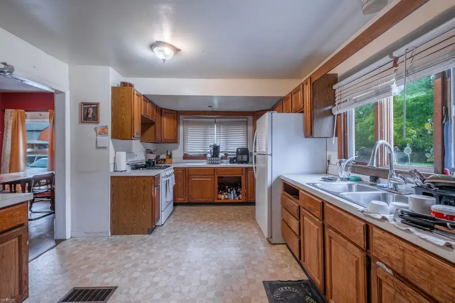 820 E Main, Owosso, MI 48867 - #3