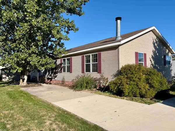 52517 Green Ash Court, New Baltimore, MI 48051