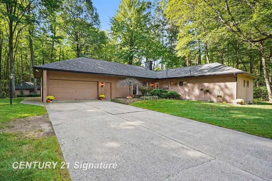 547 W Peterson, Sanford, MI 48657 - #2
