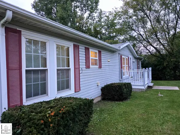 1370 S Graham, Flint, MI 48532