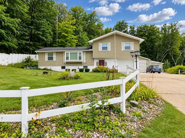 3825 Lapham, Harrison, MI 48625
