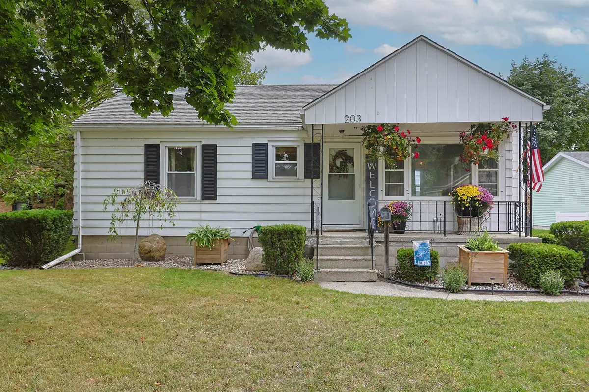203 Scheurmann, Essexville, MI 48732 - #1