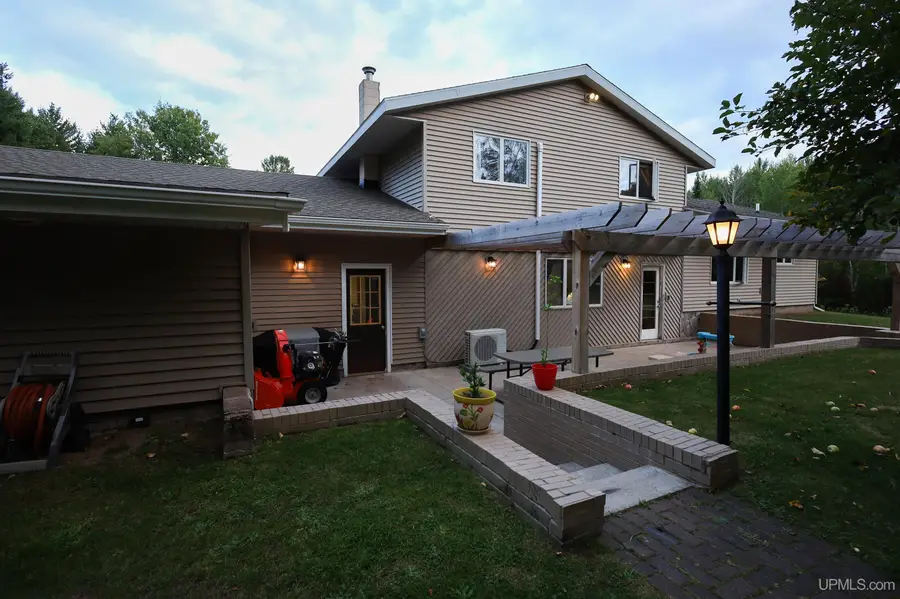 118 Johnson, Negaunee, MI 49866 - #2